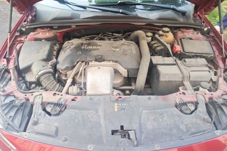 Used Buick Regal 2017 28T Luxury Edition Engine Bay
