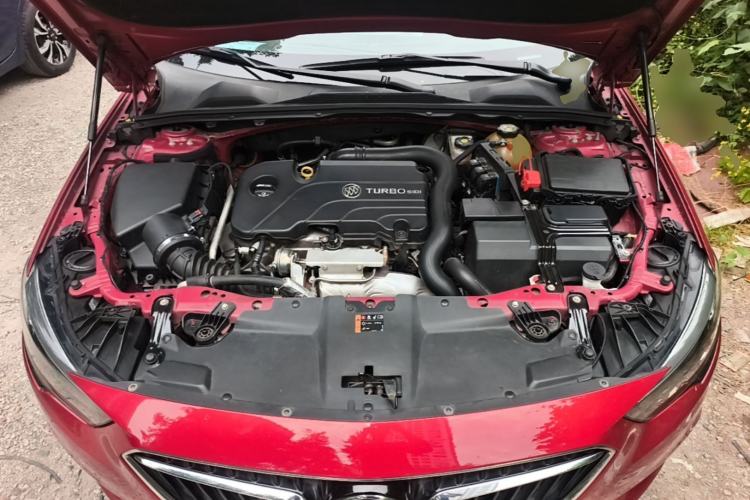 Used Buick Regal 2017 20T Elite Edition Engine Bay