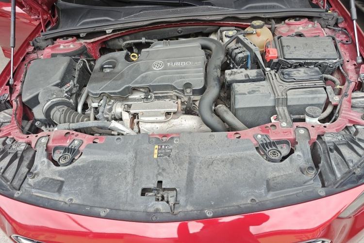 Used Buick Regal 2017 20T Elite Edition Engine Bay