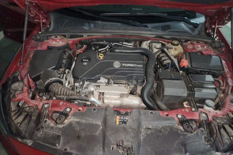 Used Buick Regal 2017 20T Elite Edition Engine Bay