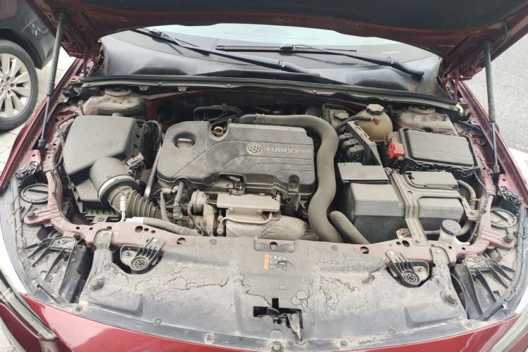 Used Buick Regal 2017 20T Elite Edition Engine Bay