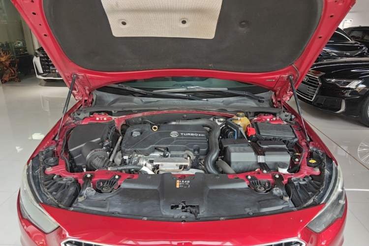 Used Buick Regal 2017 20T Elite Edition Engine Bay
