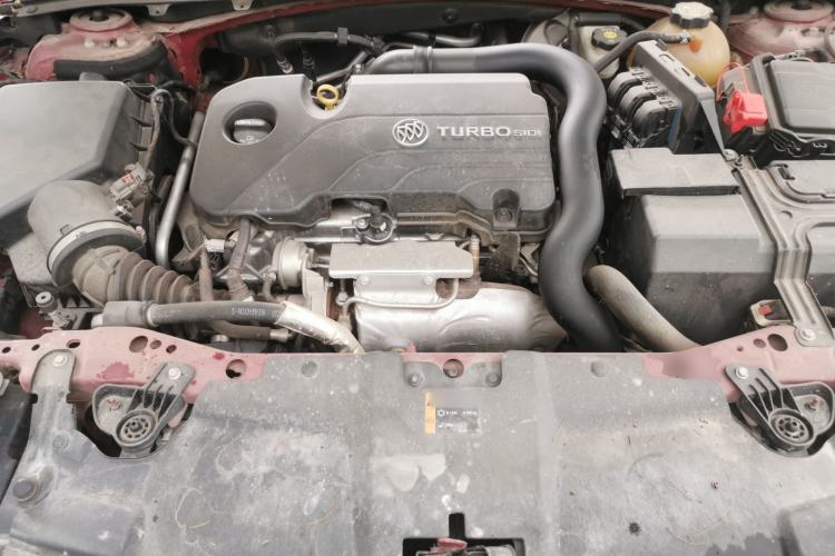 Used Buick Regal 2017 20T Elite Edition Engine Bay