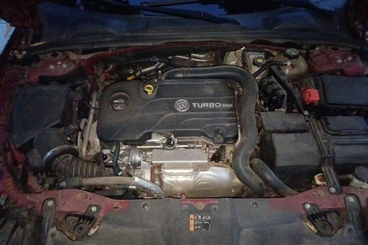Used Buick Regal 2017 20T Elite Edition Engine Bay