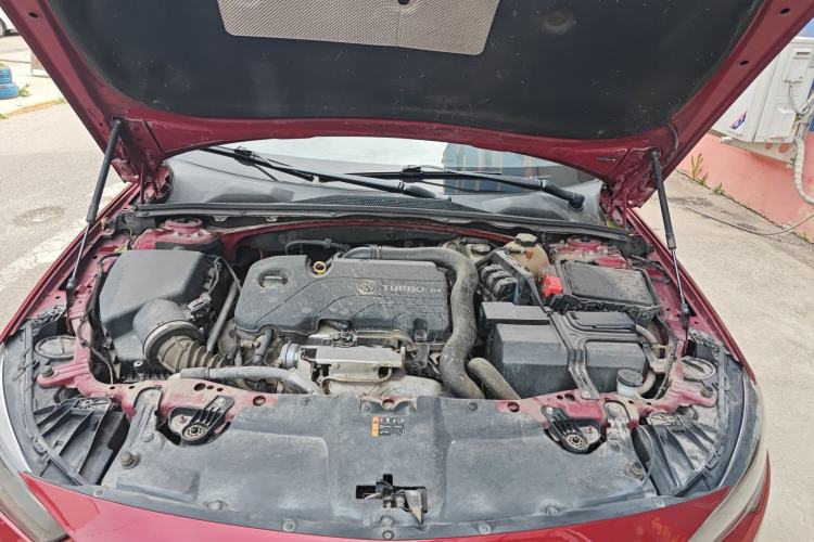 Used Buick Regal 2017 20T Elite Edition Engine Bay