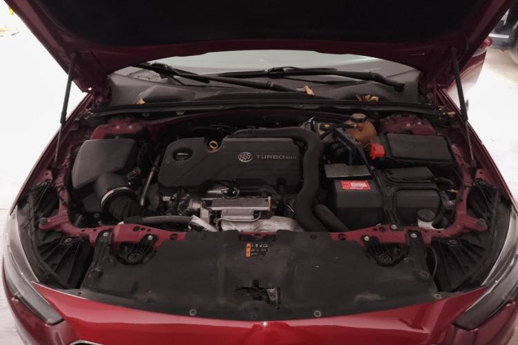 Used Buick Regal 2017 20T Luxury Model Engine Bay
