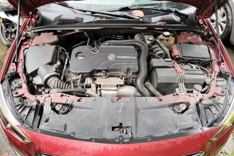 Used Buick Regal 2017 20T Elite Edition Engine Bay