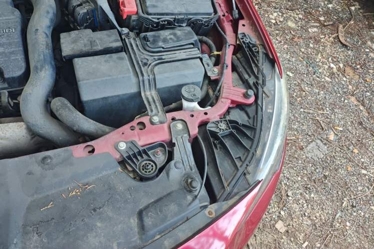 Used Buick Regal 2017 20T Prestige Model Engine Bay Left