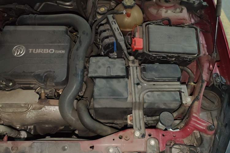 Used Buick Regal 2017 20T Elite Edition Engine Bay Left