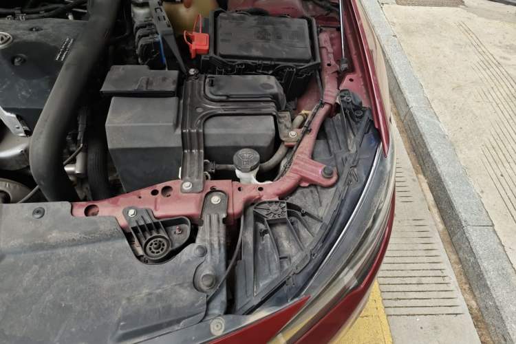 Used Buick Regal 2017 28T Prestige Model Engine Bay Left