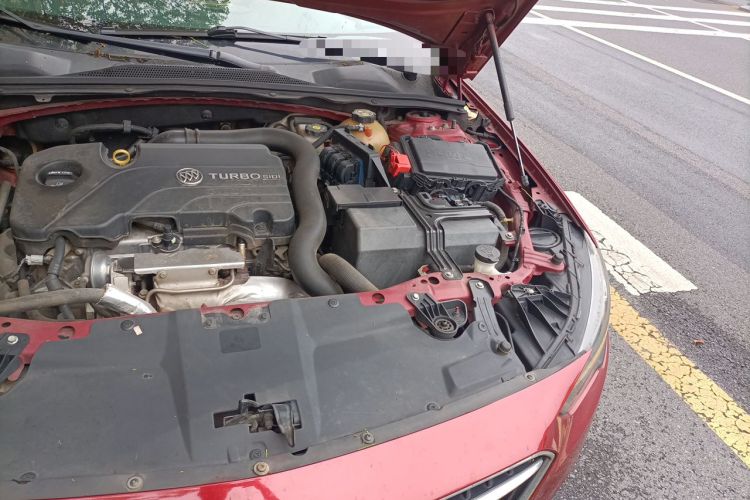 Used Buick Regal 2017 20T Elite Edition Engine Bay Left