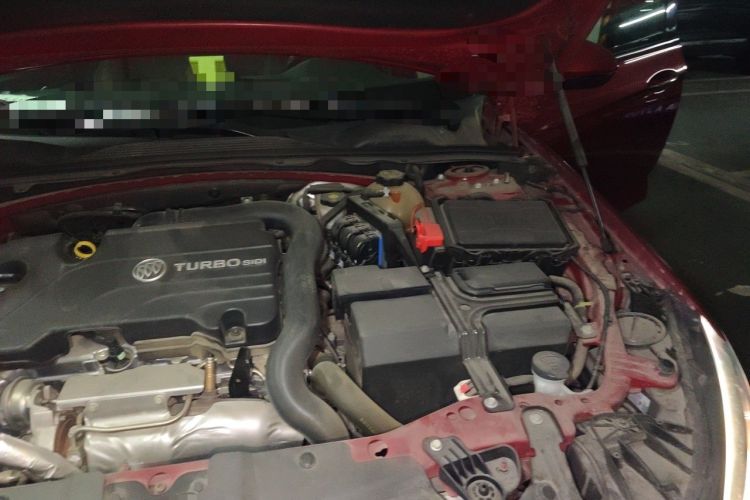 Used Buick Regal 2017 20T Elite Edition Engine Bay Left