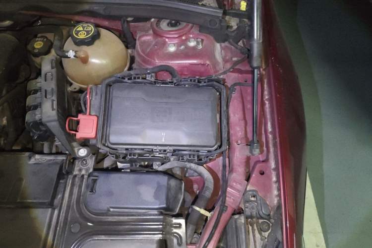 Used Buick Regal 2017 28T Prestige Model Engine Bay Left