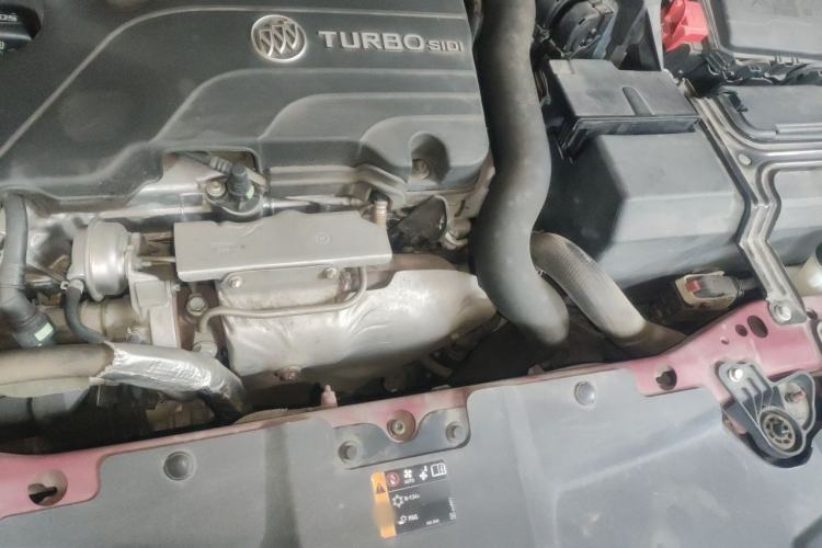 Used Buick Regal 2017 20T Elite Edition Engine Bay Left