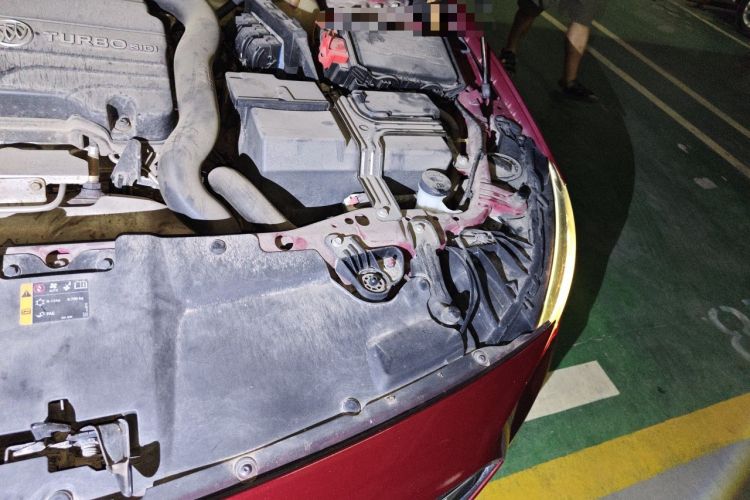 Used Buick Regal 2017 20T Elite Edition Engine Bay Left