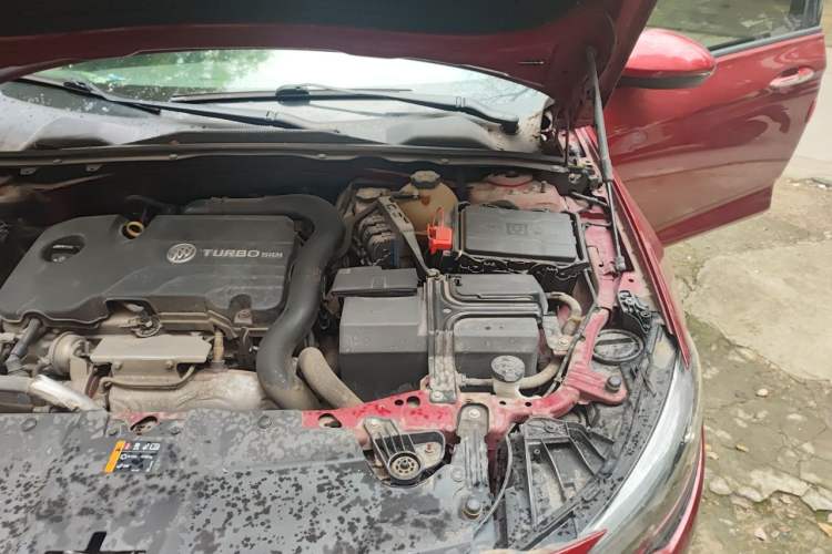 Used Buick Regal 2017 20T Luxury Model Engine Bay Left