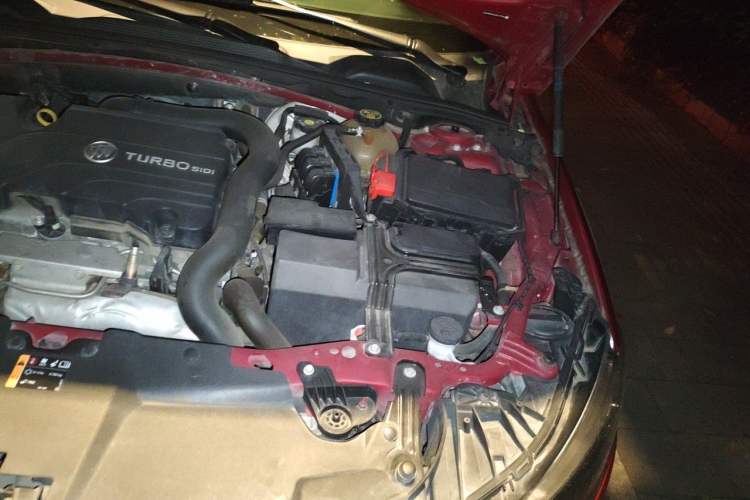 Used Buick Regal 2017 20T Elite Edition Engine Bay Left