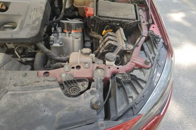 Used Buick Regal 2017 30H Luxury Version Engine Bay Left
