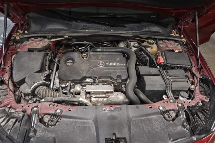 Used Buick Regal 2017 20T Elite Edition Engine Bay