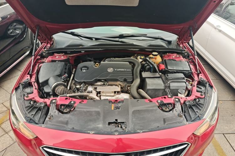 Used Buick Regal 2017 20T Elite Edition Engine Bay