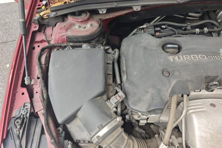 Used Buick Regal 2017 28T Prestige Model Engine Bay Right