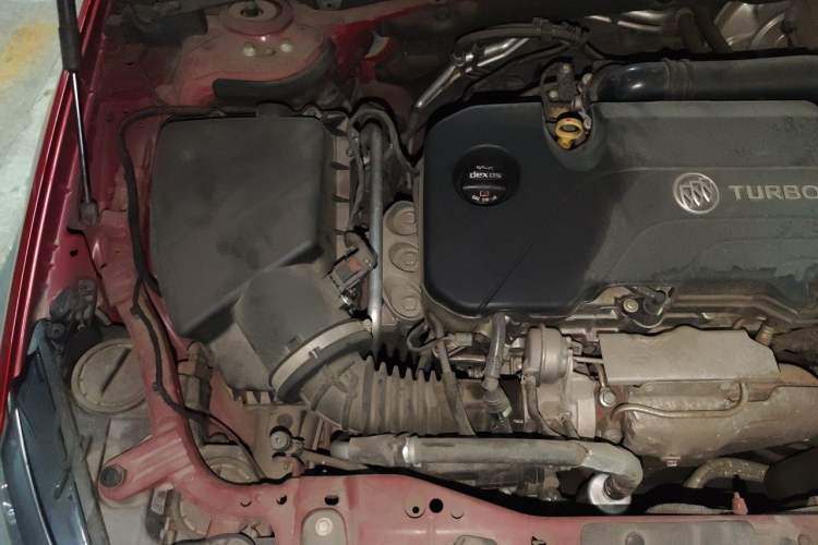 Used Buick Regal 2017 20T Elite Edition Engine Bay Right
