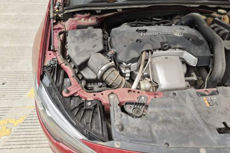 Used Buick Regal 2017 28T Prestige Model Engine Bay Right