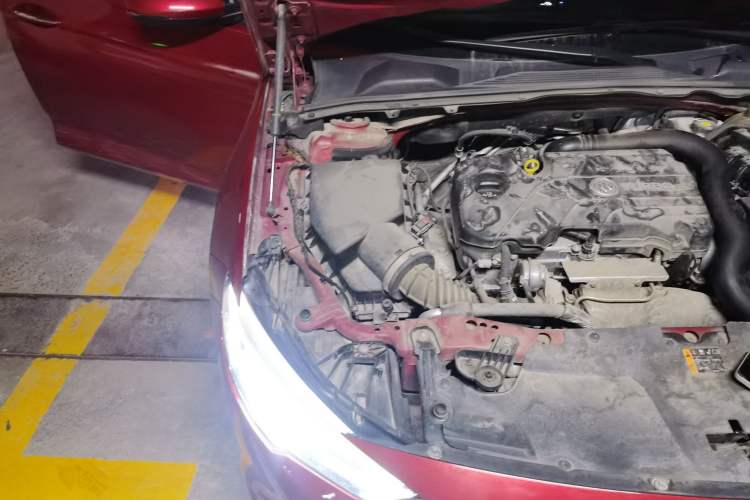 Used Buick Regal 2017 20T Luxury Model Engine Bay Right