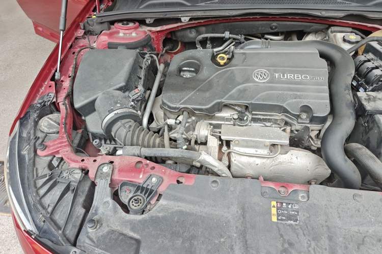 Used Buick Regal 2017 20T Elite Edition Engine Bay Right