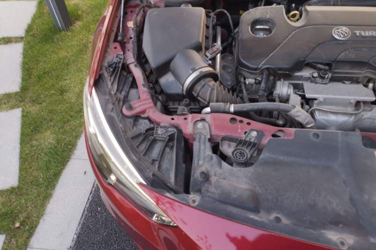 Used Buick Regal 2017 20T Luxury Model Engine Bay Right