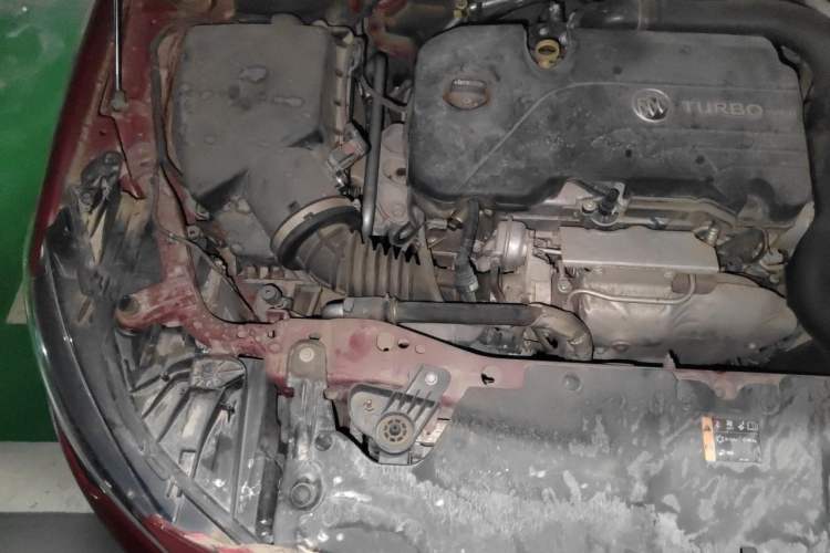 Used Buick Regal 2017 20T Luxury Model Engine Bay Right