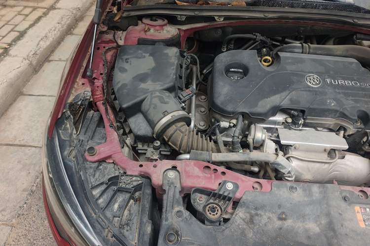 Used Buick Regal 2017 20T Luxury Model Engine Bay Right