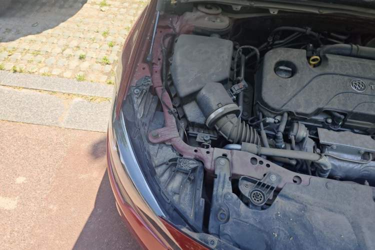 Used Buick Regal 2017 20T Prestige Model Engine Bay Right