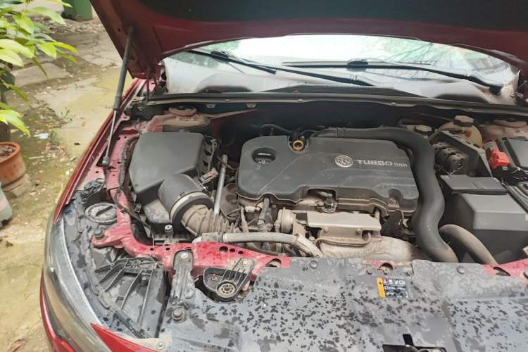 Used Buick Regal 2017 20T Luxury Model Engine Bay Right