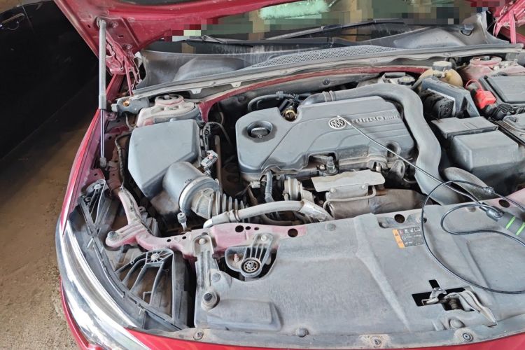 Used Buick Regal 2017 20T Luxury Model Engine Bay Right