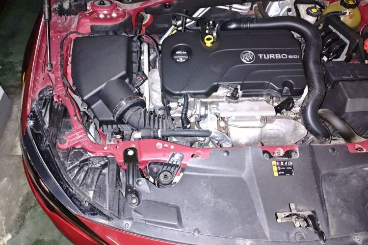 Used Buick Regal 2017 20T Luxury Model Engine Bay Right