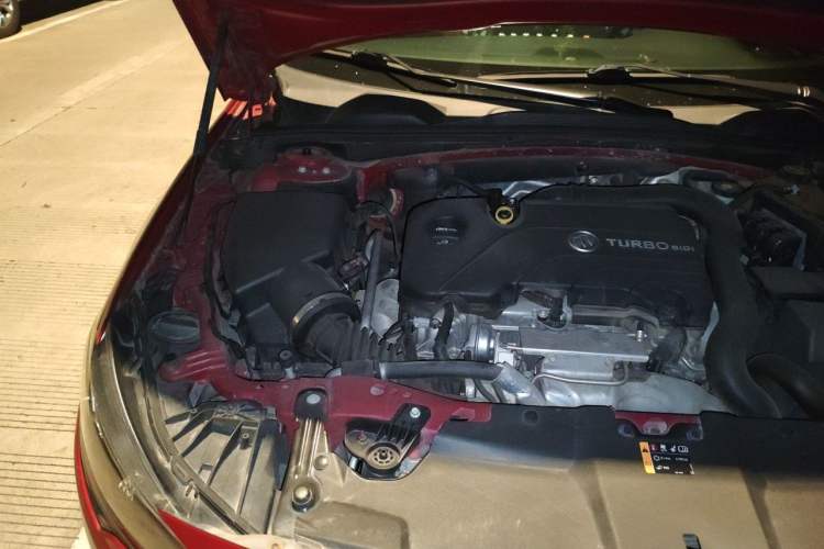 Used Buick Regal 2017 20T Elite Edition Engine Bay Right