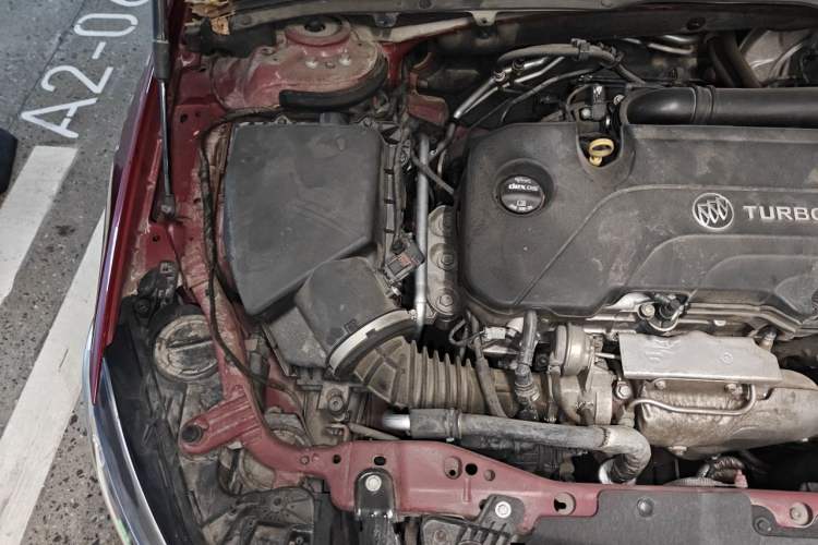Used Buick Regal 2017 20T Elite Edition Engine Bay Right