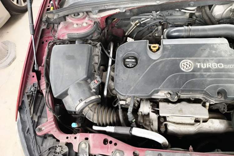 Used Buick Regal 2017 20T Elite Edition Engine Bay Right