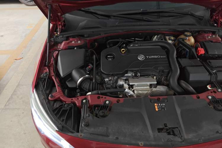 Used Buick Regal 2017 20T Prestige Model Engine Bay Right