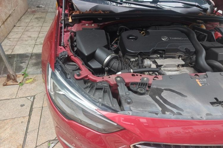 Used Buick Regal 2017 20T Elite Edition Engine Bay Right