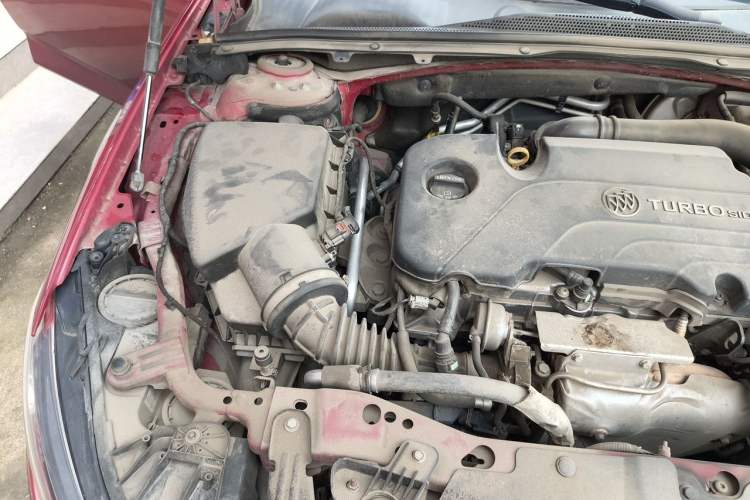 Used Buick Regal 2017 20T Elite Edition Engine Bay Right