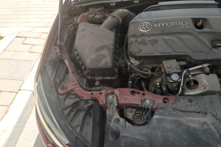 Used Buick Regal 2017 30H Luxury Version Engine Bay Right