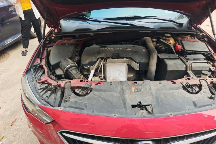 Used Buick Regal 2017 28T Luxury Edition Engine Bay Right