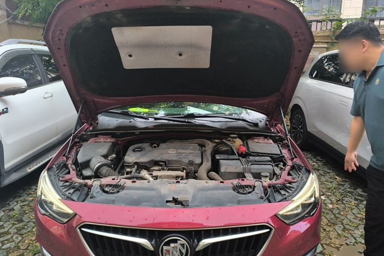 Used Buick Regal 2017 20T Luxury Model Engine Bay
