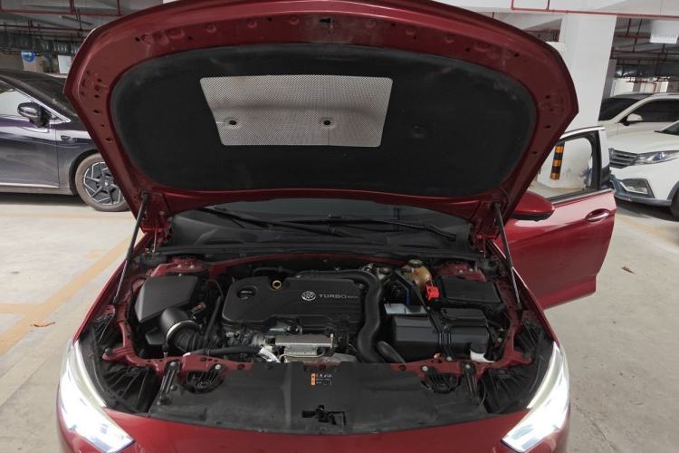 Used Buick Regal 2017 20T Prestige Model Engine Bay