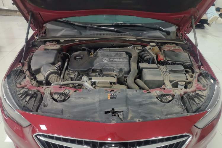 Used Buick Regal 2017 20T Luxury Model Engine Bay