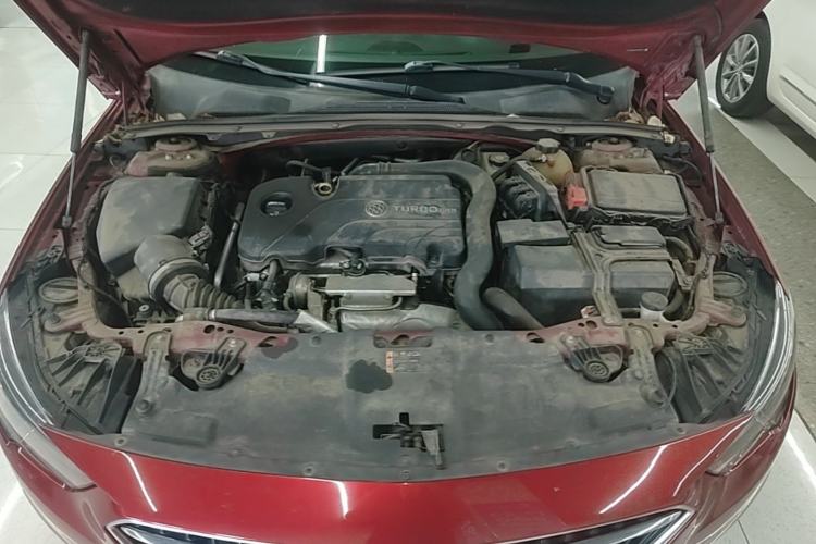 Used Buick Regal 2017 20T Elite Edition Engine Bay