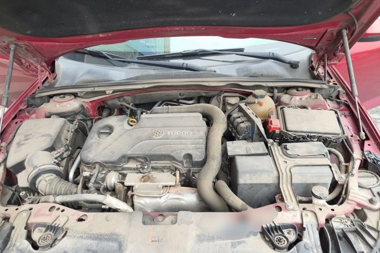 Used Buick Regal 2017 20T Elite Edition Engine Bay