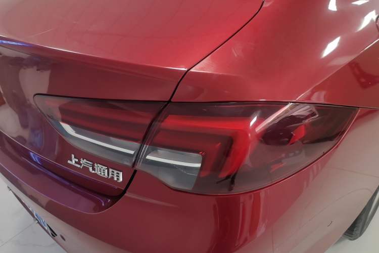 Used Buick Regal 2017 20T Luxury Model Exterior 3